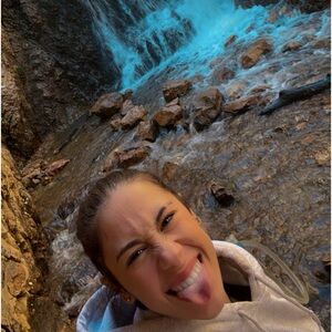 Meet your Posher, Tiffany